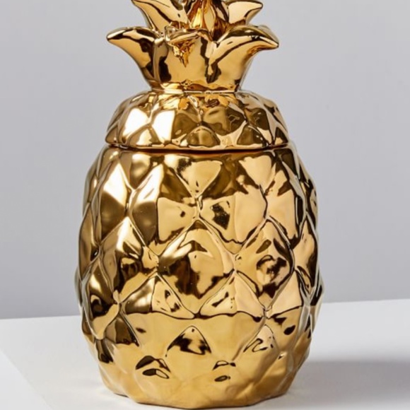 NEW WEST ELM Gold pineapple candle - Picture 4 of 4